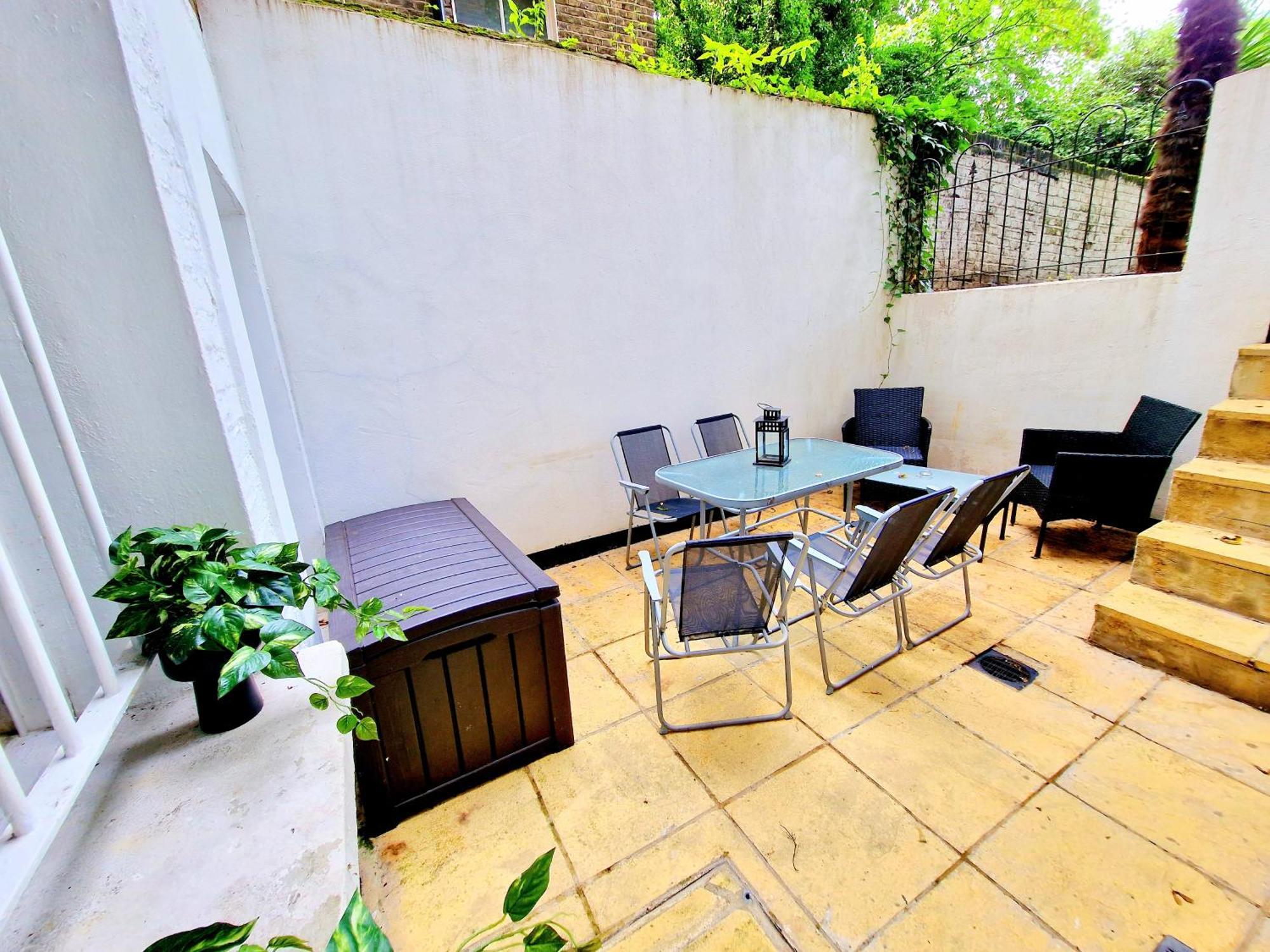 Spacious & Cosy 2 Bedroom Home Plus 2 Sofa-Beds With Private Entrance And Back Patio, 3 Min Walk To Earl'S Court Station London Exterior photo