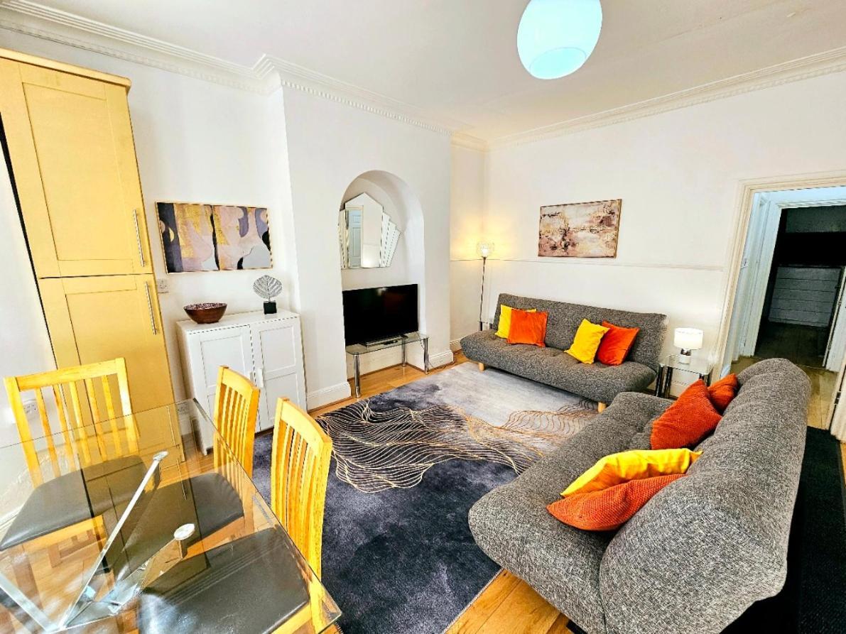 Spacious & Cosy 2 Bedroom Home Plus 2 Sofa-Beds With Private Entrance And Back Patio, 3 Min Walk To Earl'S Court Station London Exterior photo