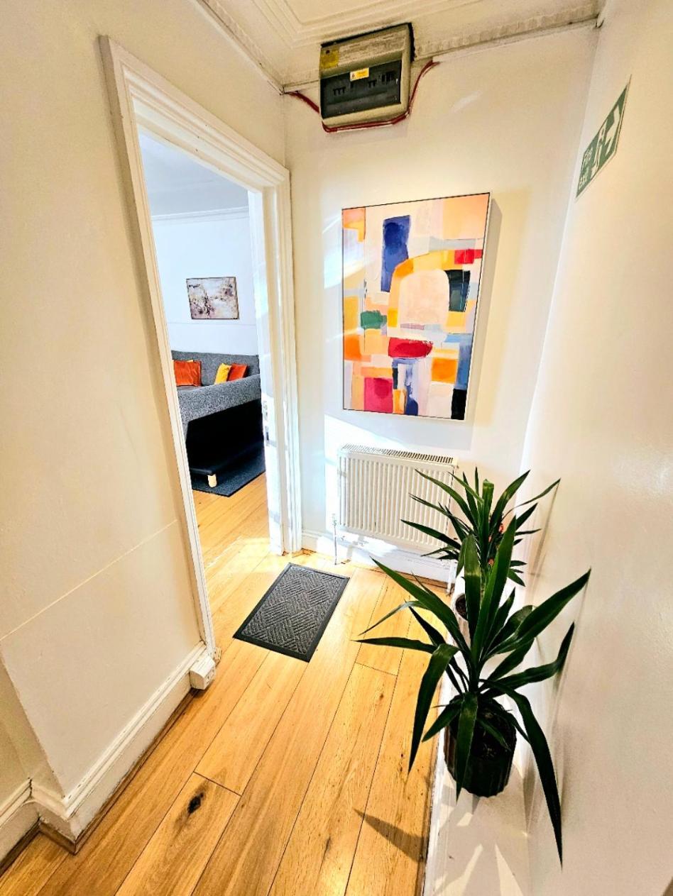 Spacious & Cosy 2 Bedroom Home Plus 2 Sofa-Beds With Private Entrance And Back Patio, 3 Min Walk To Earl'S Court Station London Exterior photo