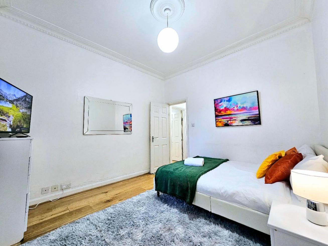 Spacious & Cosy 2 Bedroom Home Plus 2 Sofa-Beds With Private Entrance And Back Patio, 3 Min Walk To Earl'S Court Station London Exterior photo